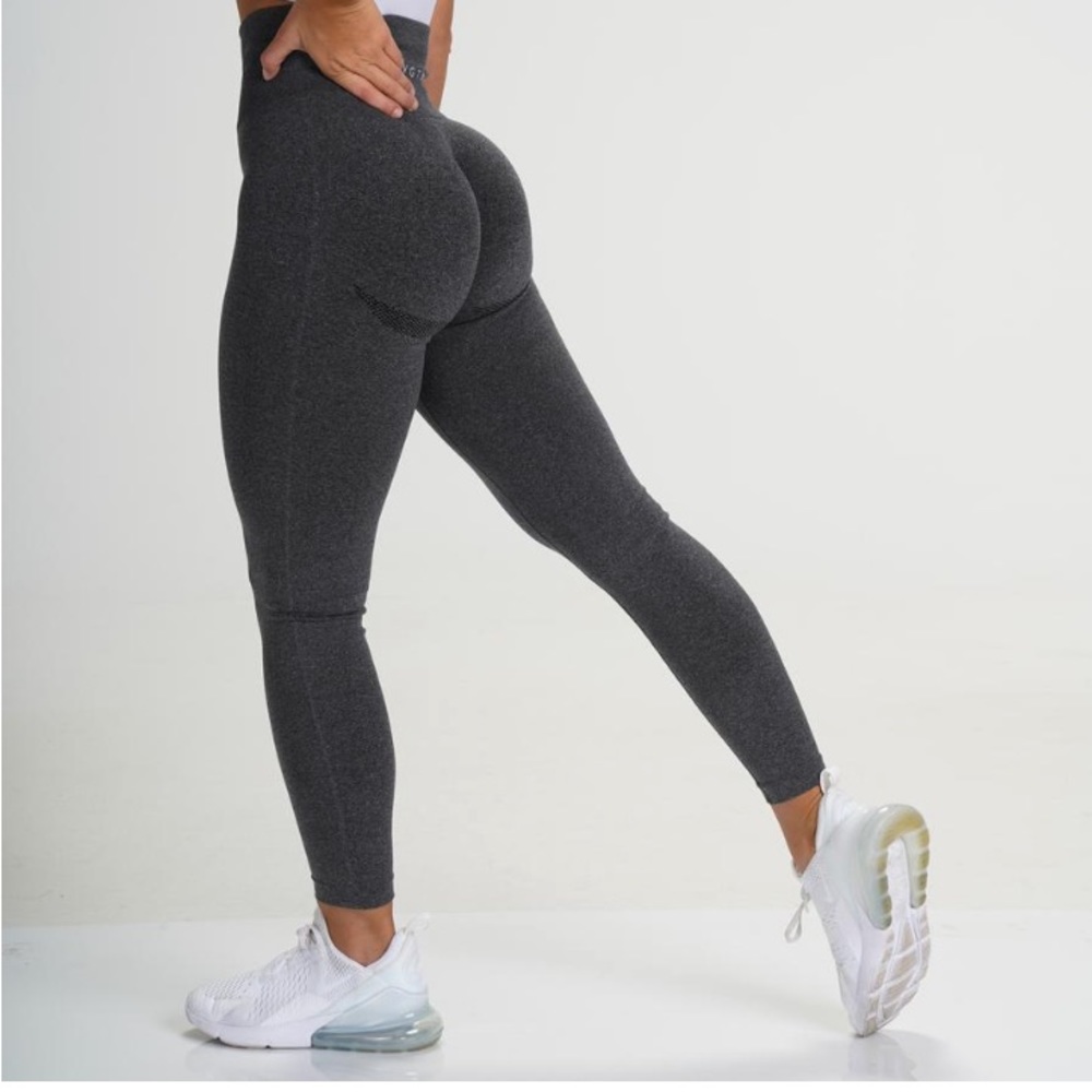 NWOT NVGTN Black Speckled Seamless Leggings